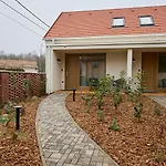 Bayer Nocleg ze śniadaniem Villány