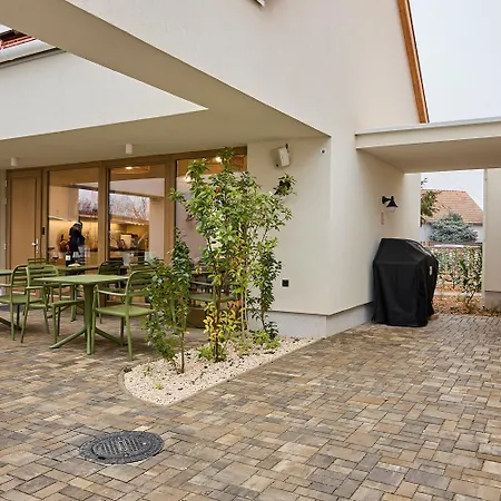Bayer Bed & Breakfast 4*